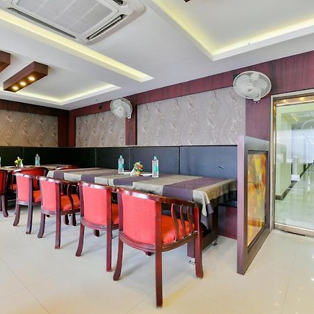OYO 1889 Hotel AJ Park Alappuzha Buitenkant foto
