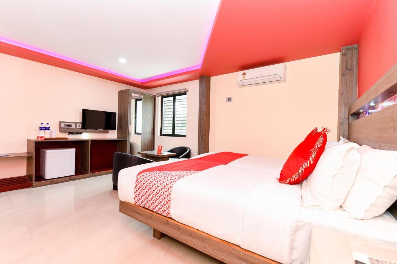 OYO 1889 Hotel AJ Park Alappuzha Buitenkant foto