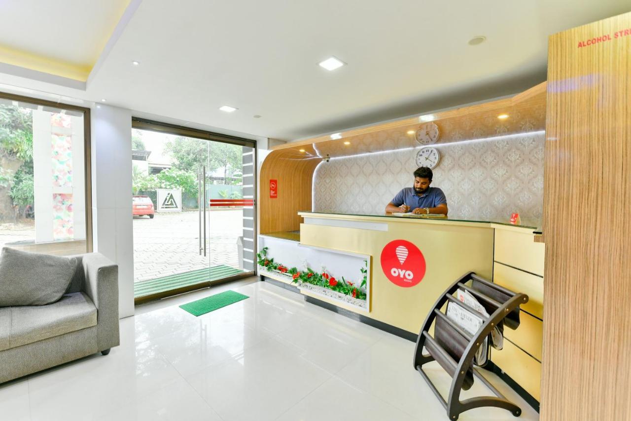 OYO 1889 Hotel AJ Park Alappuzha Buitenkant foto