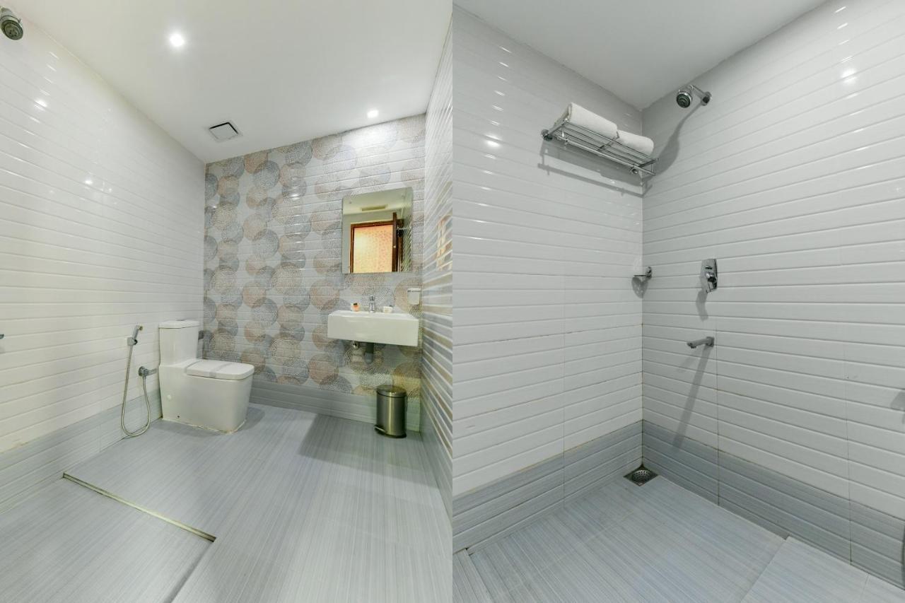 OYO 1889 Hotel AJ Park Alappuzha Buitenkant foto