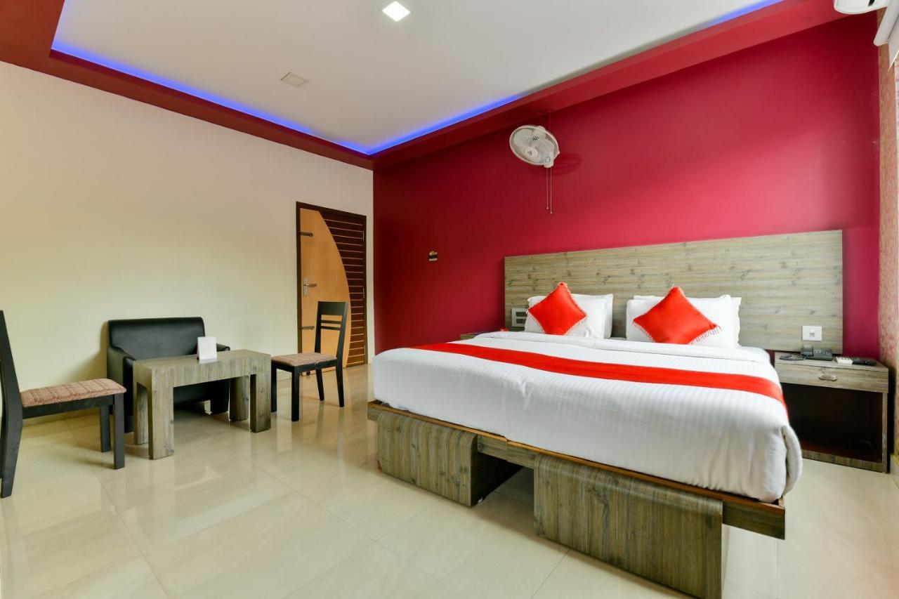 OYO 1889 Hotel AJ Park Alappuzha Buitenkant foto